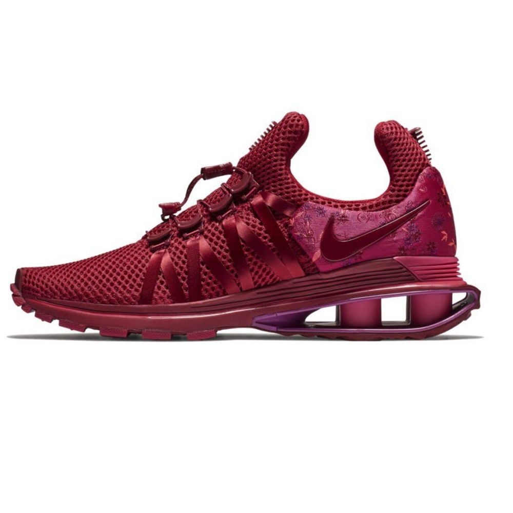 NIKE SHOX Gravity in Red crush